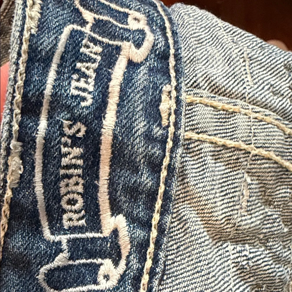 Robin's Jean Distressed Blue Denim with Studs size 42‎